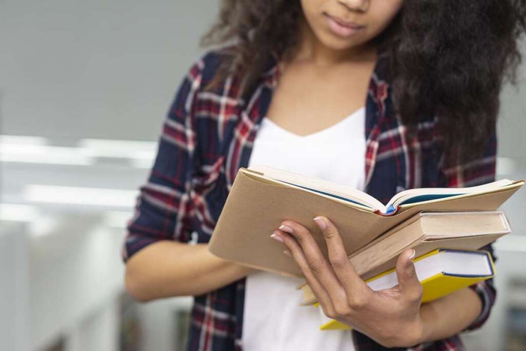 Currículo escolar de 2024 terá mais tempo dedicado a matemática e língua portuguesa